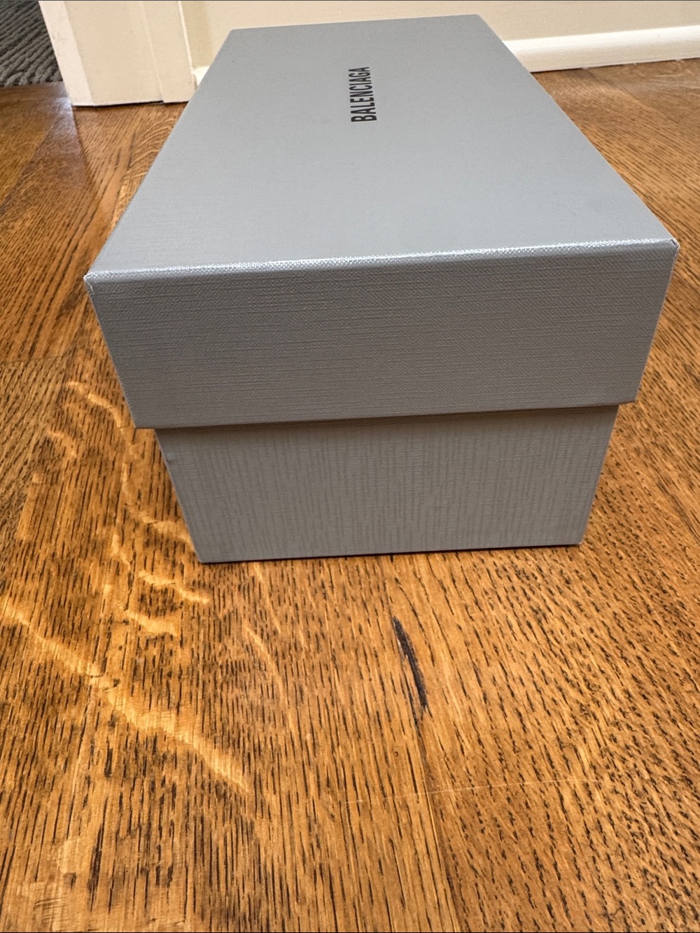 Balenciaga Light Gray Storage Box with Center Logo - Picture 6 of 11